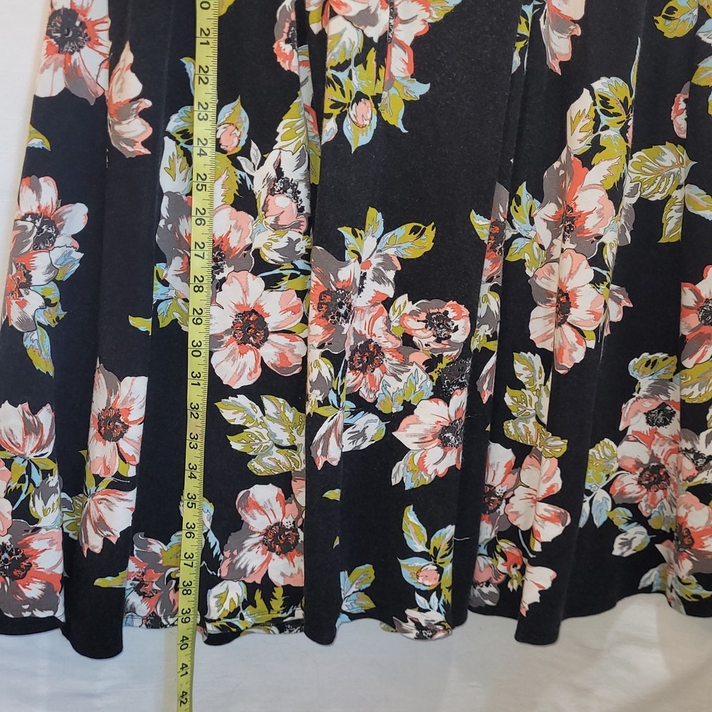 Torrid Sleeveless Dress Sz 20 Ponte Skater Pleated Sweetheart Neck Black Floral - Picture 10 of 13